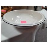 Enameled bowl