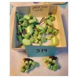 1950s jadeite green lucite necklace and earring