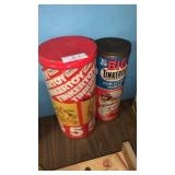 2 cans of tinker toys