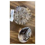 2 crustal psperweights snowflake France & floral