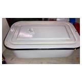 Granite ware frig keeper box 14"