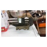 Luther Milwaukee Vise