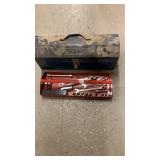 Metal toolbox and toolbox tray with tools