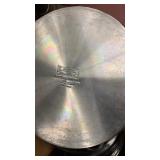 2 Leyse pots and stainless steel bowl