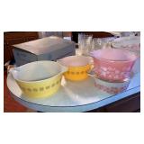 4 Pyrex casserole dishes