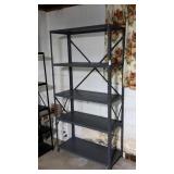 Metal shelving unit