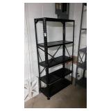 Metal shelving unit