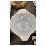 Pyrex 2 1/2 quart bowl