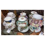 12 sets porcelain cups & saucers