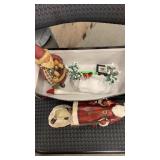 Lot set of Santa Claus figurines , 1 base broken