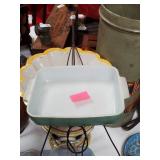 Pyrex casserole dish