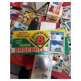 Complete set of 1989 baseball cards