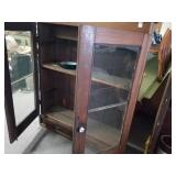 Vintage 2 shelf wood curio cabinet no contents