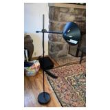 Adjustable floor lamp