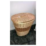 Wicker clothes hamper