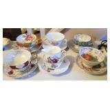 Set of 6 vintage tea cups and saucers: bone china