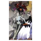 New Halloween lot skeletons garland ghosts