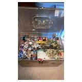 Sewing chest of thread notions