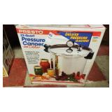 Presto 22 qt pressure cooker in box