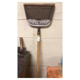 Broom & dust pan