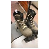 Inflatable winter boots. Size 11