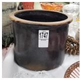 Brown 2 gal crock