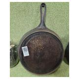 #8 vintage cast iron frying pan