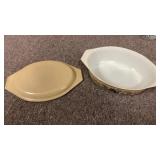 Pyrex coved casserole 2 1/2 qt
