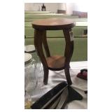 Lamp/plant stand