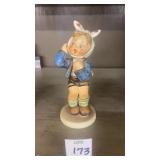 Hummel Boy with toothache