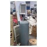 100# propane tank w/ heater