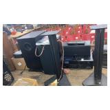 Onkyo home theatre system complete w/speakers &