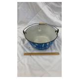 Granite ware pot with handle large swirl