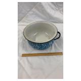 Granite ware pot large swirl