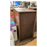 Lloyds 23" speakers Pair