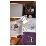 Lot earrings 2 are 925 & Israel coins