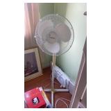 Duracraft pedestal fan