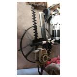 Gas hedge trimmer