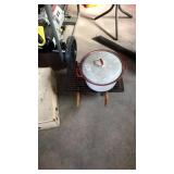 Porcelain pot and hibachi