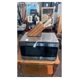 GE microwave and knife block and knives