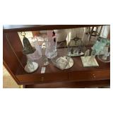 Shelf lot of glass trinkets