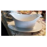 Parleigh china gray boat