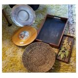 Lot of turntable, woven basket, wooden serving