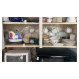 Shelf lot of miscellaneous kitchenware