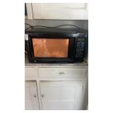 GE Microwave with turntable