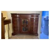 Jewelry box and jewelry