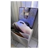 Magazine rack, scale