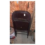2 folding chairs