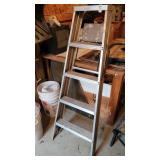 5 ft aluminum step ladder