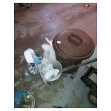 Garage can &misc items